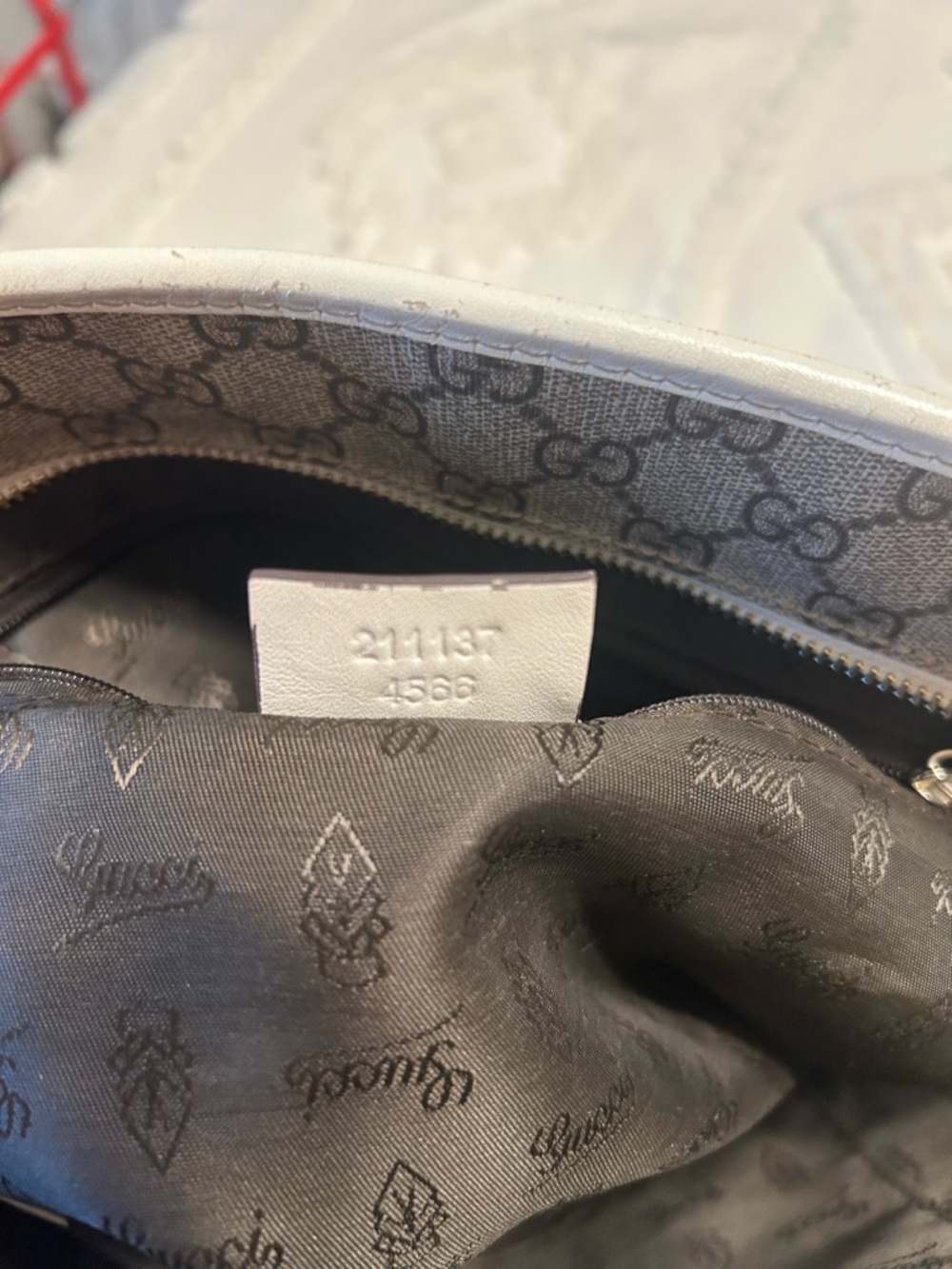 Gucci Beige/Brown GG Supreme Canvas Tote with Cream Handles - Picture 4 of 13